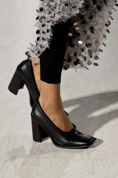 Look 10